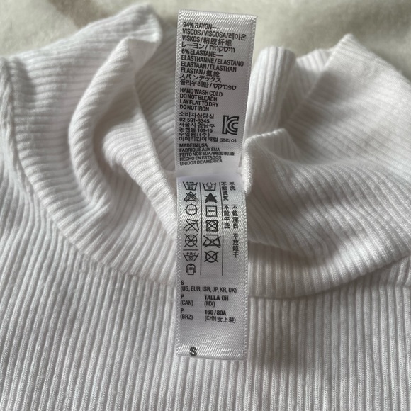EUC American Apparel Women’s White Ribbed Knit Cuff Sleeve Mockneck Turtleneck S - Picture 7 of 9